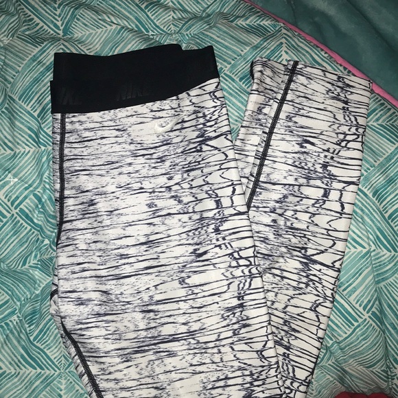 Nike Pants - Nike Workout Tights
